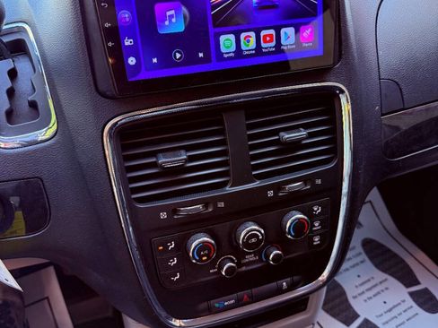 Used 2012 Dodge Grand Caravan SE image 20