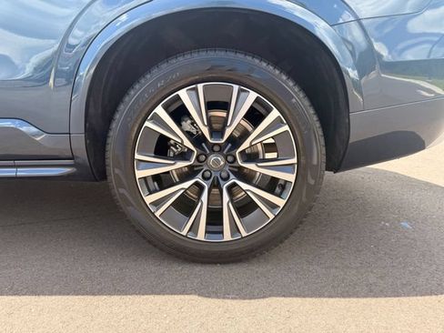 Used 2022 Volvo XC90 T5 Momentum w/ Protection Package Premier FWD image 14