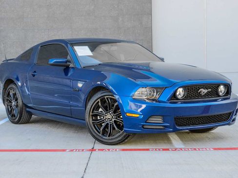 Used 2013 Ford Mustang GT Premium w/ Comfort Pkg image 6