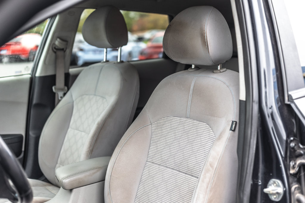 Used 2019 Kia Niro LX FWD image 7