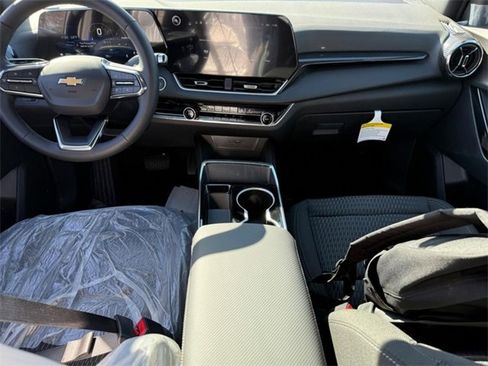 Used 2025 Chevrolet Equinox LT image 12