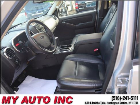 Used 2010 Ford Explorer XLT image 21