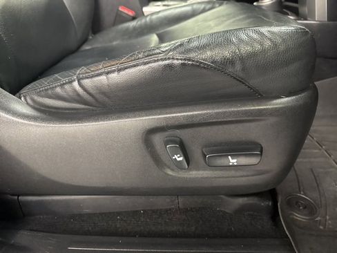 Used 2013 Toyota 4Runner Limited image 10