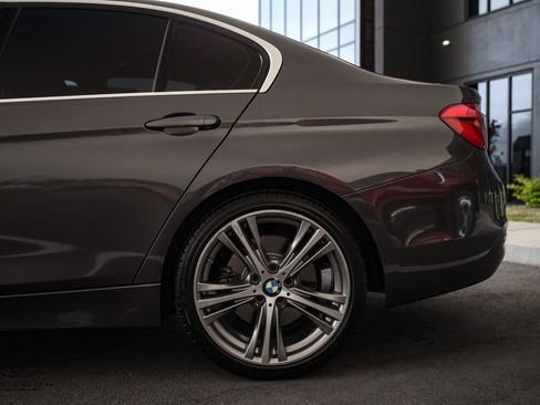 Used 2017 BMW 340i xDrive Sedan AWD/4WD image 10