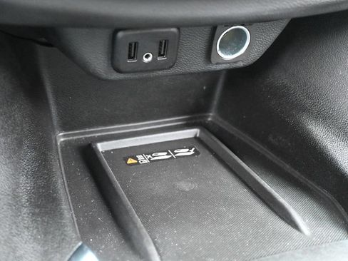 Used 2023 Chevrolet Traverse LT FWD image 21