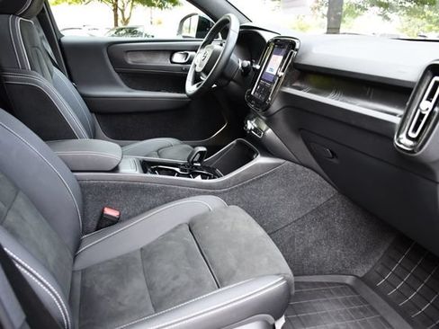 Used 2023 Volvo C40 P8 Recharge Ultimate w/ Protection Package Premier AWD/4WD image 31