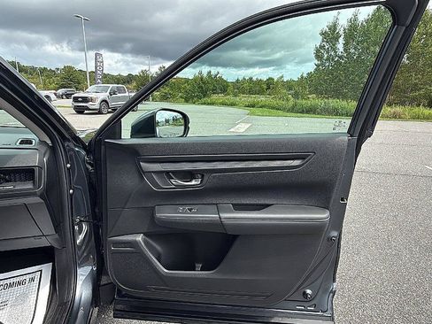 Used 2025 Honda CR-V EX image 15