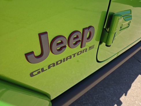 New 2025 Jeep Gladiator Rubicon w/ Safety Group image 22