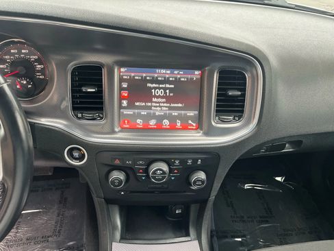 Used 2014 Dodge Charger SXT image 20