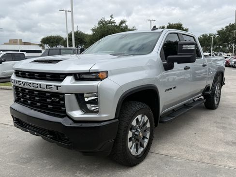 Used 2022 Chevrolet Silverado 2500 Custom w/ Custom Value Package AWD/4WD image 9