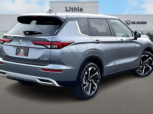 Used 2023 Mitsubishi Outlander SE image 23