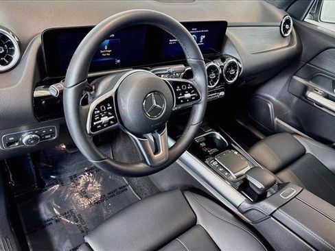 Used 2023 Mercedes-Benz GLA 250 4MATIC image 9