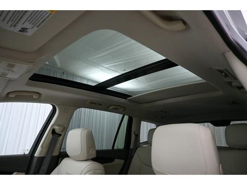 Used 2024 Cadillac XT6 Premium Luxury w/ Technology Package image 11