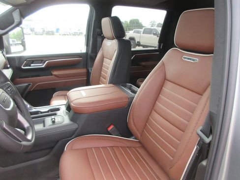 New 2026 GMC Sierra 2500 Denali Ultimate AWD/4WD image 14