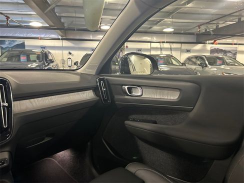 Used 2026 Volvo XC40 B5 Plus w/ Protection Package Premier image 24