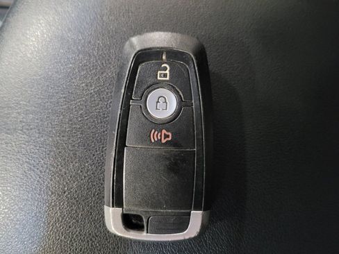 Used 2020 Ford Edge SEL FWD image 32