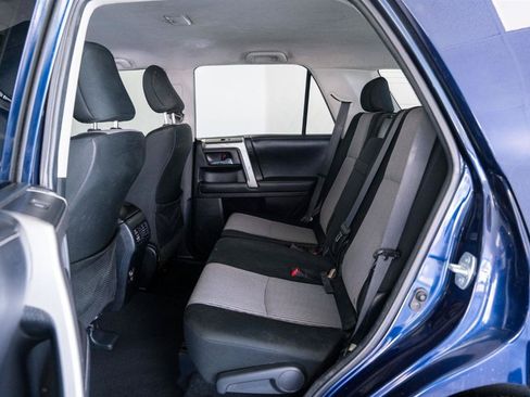 Used 2017 Toyota 4Runner SR5 AWD/4WD image 15