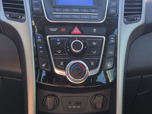 Used 2014 Hyundai Elantra GT image 23