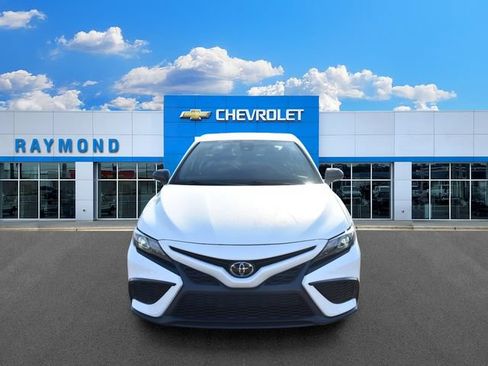 Used 2022 Toyota Camry SE w/ Convenience Package AWD/4WD image 8