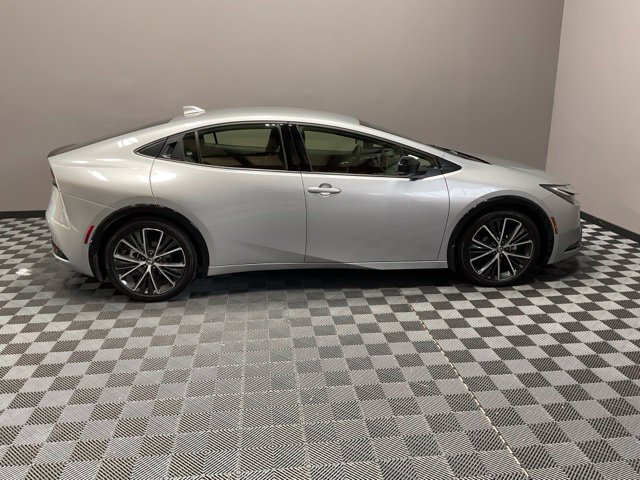 Used 2024 Toyota Prius XLE FWD image 7
