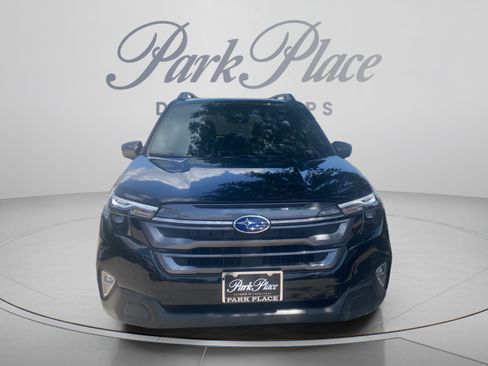 Used 2025 Subaru Forester Premium w/ Convenience Package #1 AWD/4WD image 9