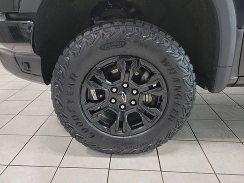 Used 2024 Chevrolet Silverado 1500 ZR2 w/ Technology Package image 49