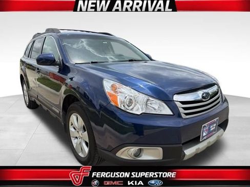 Used 2010 Subaru Outback 2.5i Limited AWD/4WD image 1