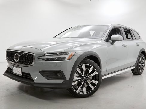 New 2026 Volvo V60 B5 Cross Country Ultra w/ Climate Package image 2