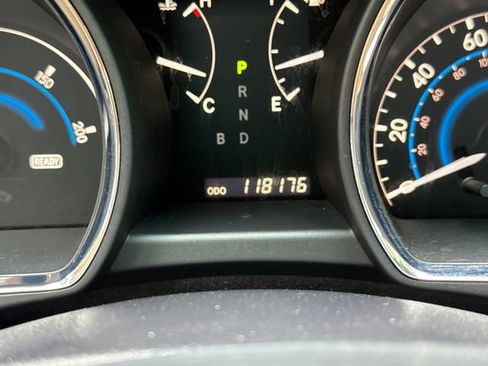 Used 2011 Toyota Highlander Limited AWD/4WD image 17
