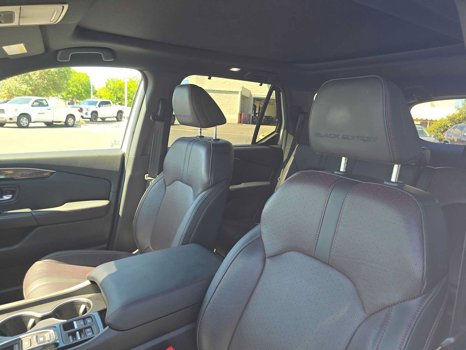 Used 2025 Honda Pilot Black Edition image 22