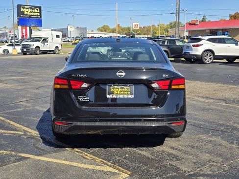 Used 2024 Nissan Altima 2.5 SV image 6
