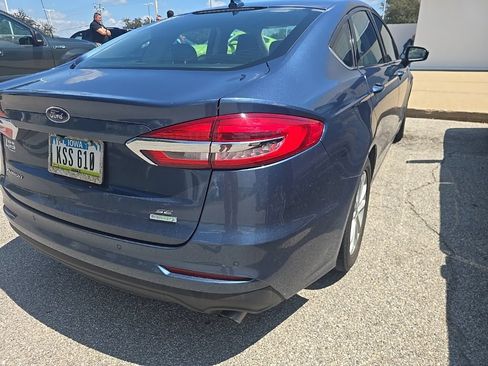 Used 2019 Ford Fusion SE FWD image 5