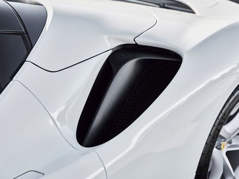 Used 2025 Ferrari SF90 Spider image 10