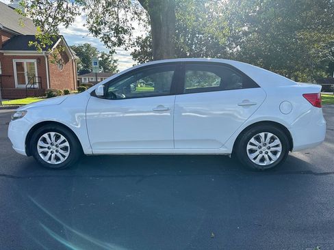 Used 2013 Kia Forte LX FWD image 9