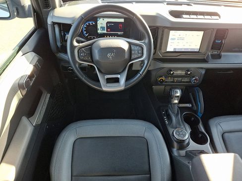 Used 2023 Ford Bronco Black Diamond w/ Sasquatch Package image 11