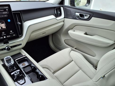 New 2026 Volvo XC60 T8 Ultra w/ Climate Package AWD/4WD image 21