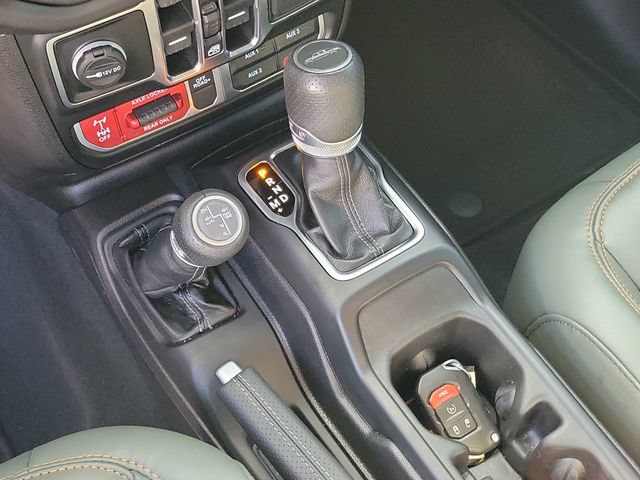 Used 2025 Jeep Gladiator Mojave AWD/4WD image 21