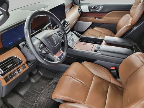 Used 2023 Lincoln Navigator Reserve AWD/4WD image 10