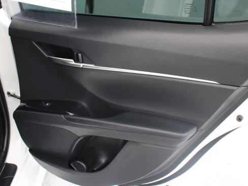 Certified 2019 Toyota Camry LE image 17