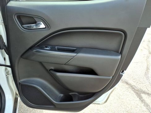 Used 2019 Chevrolet Colorado LT AWD/4WD image 18