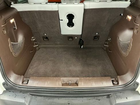 Used 2016 Jeep Renegade Limited image 23