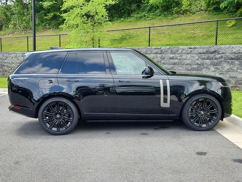 New 2025 Land Rover Range Rover SE image 11