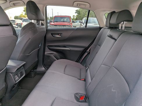 Used 2022 Toyota Venza LE AWD/4WD image 15