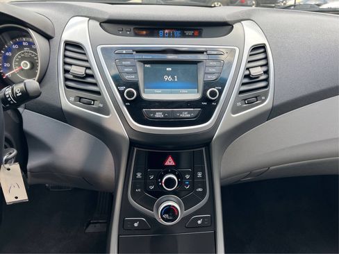Used 2014 Hyundai Elantra Limited FWD image 13