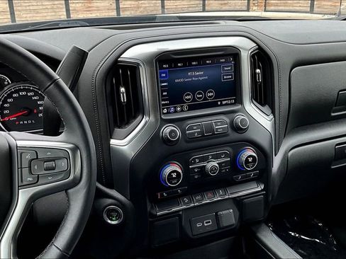 Used 2022 Chevrolet Silverado 1500 LT Trail Boss w/ Bed Protection Package AWD/4WD image 4