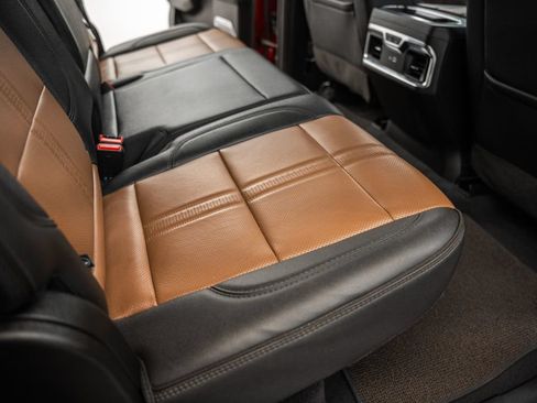 Used 2024 Chevrolet Silverado 1500 High Country w/ Technology Package AWD/4WD image 36