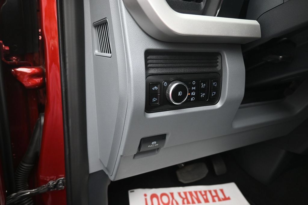 Used 2025 Ford F250 XLT w/ Black Appearance Package AWD/4WD image 13