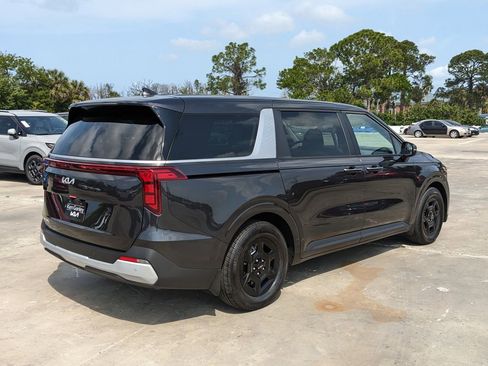 Certified 2026 Kia Carnival LX image 8