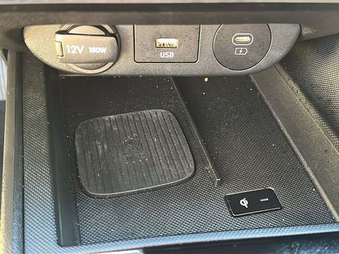 Used 2025 Hyundai Elantra Limited image 27