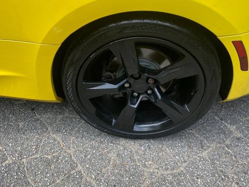 Used 2016 Chevrolet Camaro LT RWD image 9